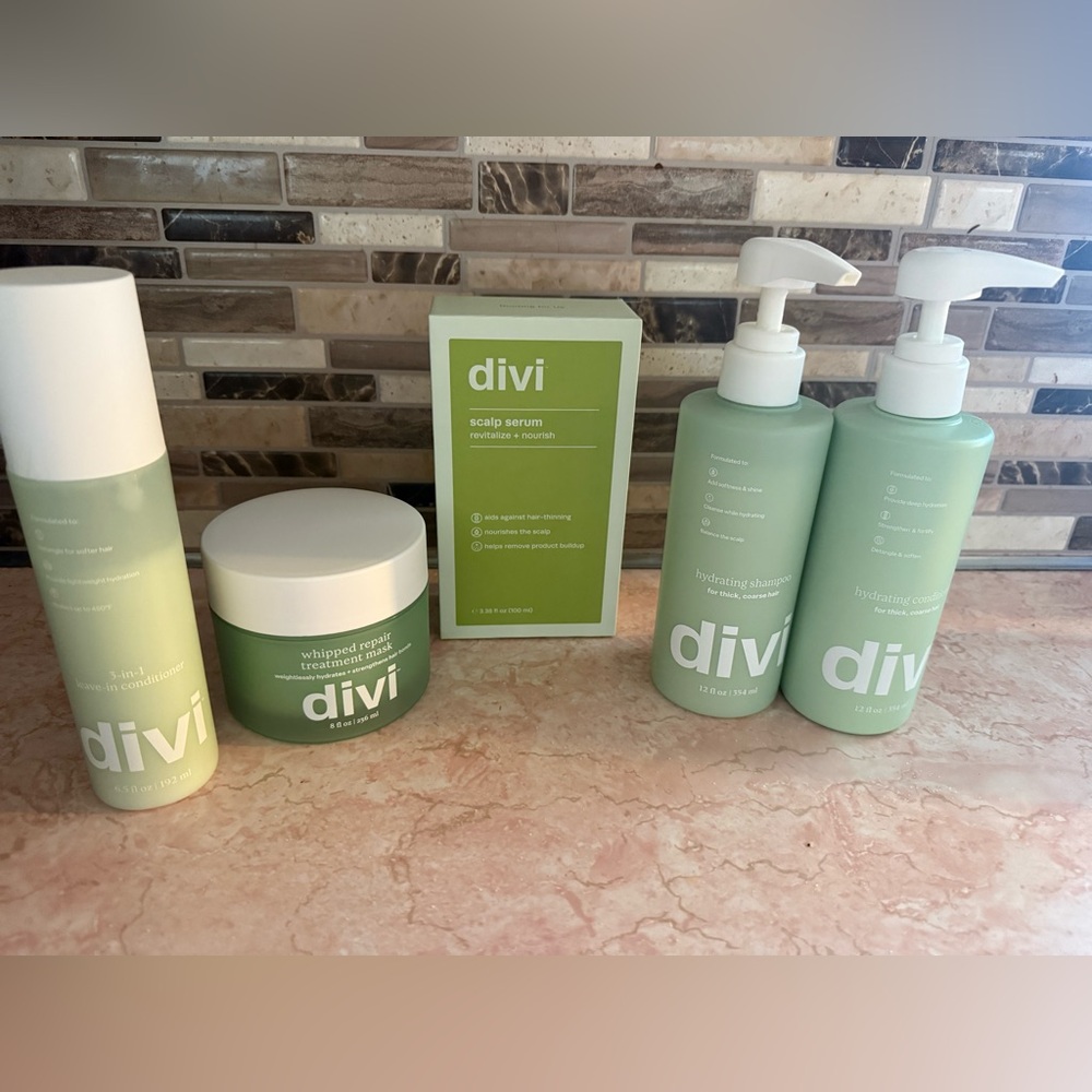 Divi Hair Care Set in Green